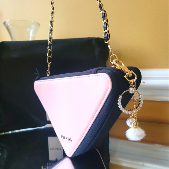 - Prada triangle beauty pouch converted into shoulder bag or cross body - Picture 9 of 14